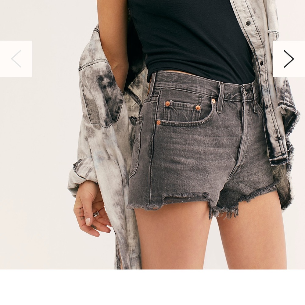 Free people Levi’s denim shorts - size 28